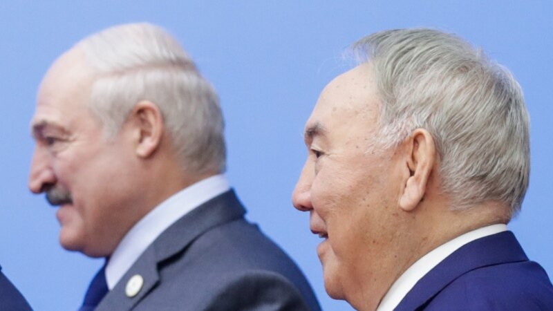 БелТА Лукашенконың Назарбаевпен сөйлескенін жазды. Бірақ Назарбаевтың қайда екені әлі белгісіз