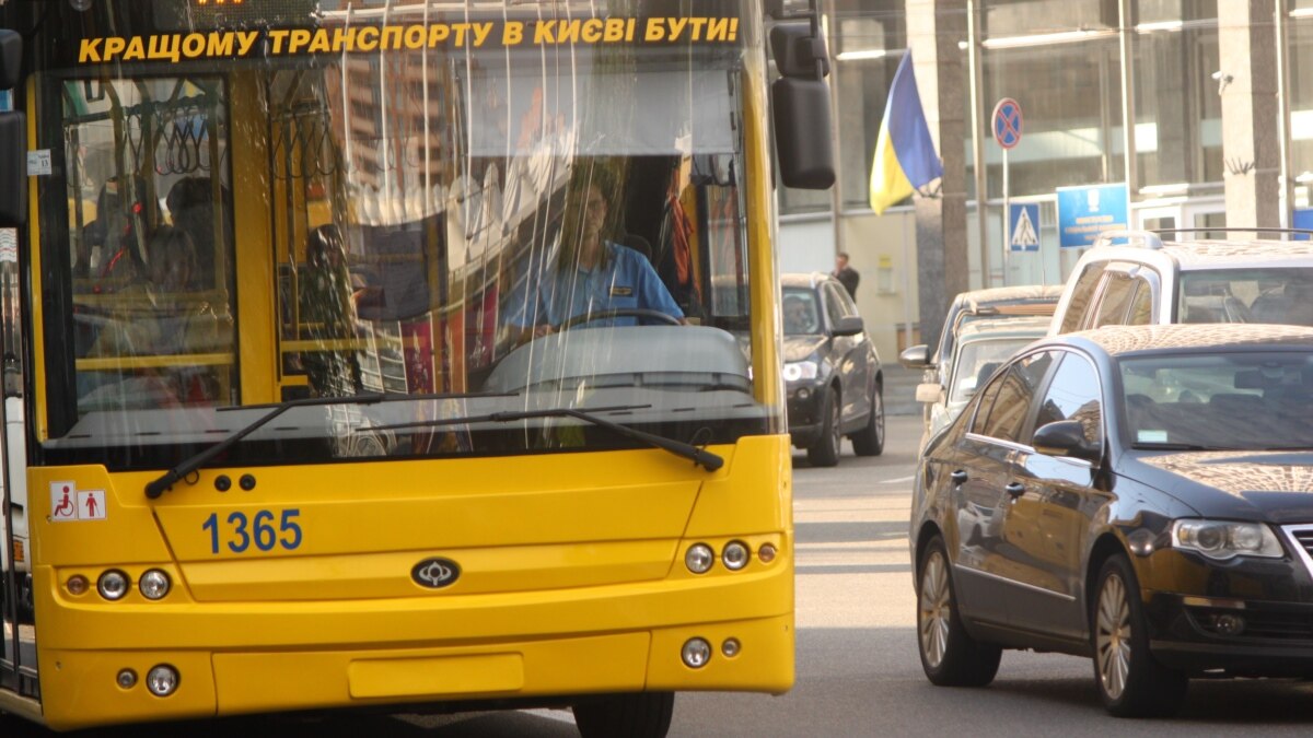 Київ отримав автобуси від Братислави