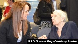 BBG Governor Susan McCue (l) with Russian human rights leader Ludmila Alekseyeva at RFE/RL's Washington office, 1Mar2013.