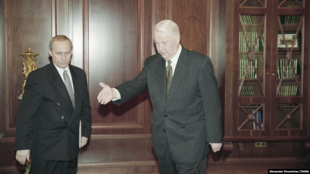 Президент РФ Борис Ельцин и директор ФСБ РФ Владимир Путин, 1998 год