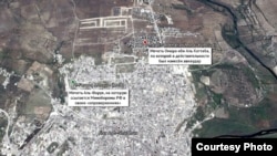 Мечеть, о которой говорят представители Минобороны (метка в левой части карты) и мечеть, подвергшаяся бомбардировке (метка в правой части) - иллюстрация из расследования CIT и Bellingcat