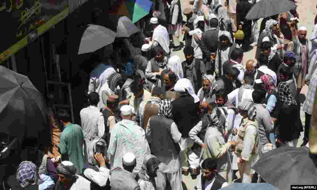 Afghanistan - Sara-e-Shahzada the currency exchange market in Kabul, 23 May 2015