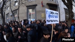 Armenia - Workers of the Metsamor nuclear plant demonstrate against pension reform in Yerevan, 18Feb2014.