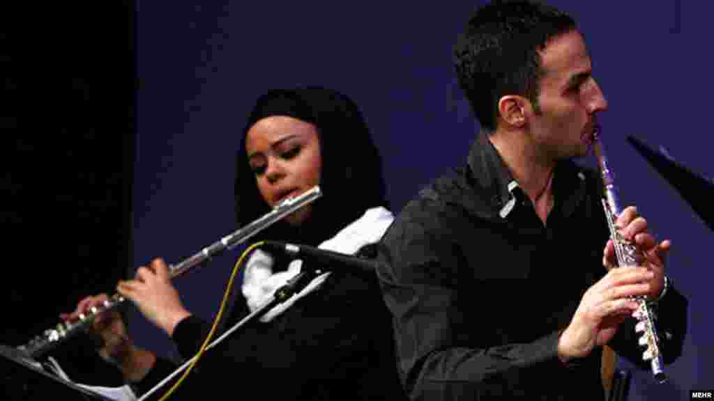 اجرای گروه نووا در دومین شب از جشنواره موسیقی فجر/ ۲۵ بهمن ۹۰