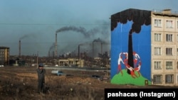 Теміртау ауасының ластанғаны жайлы граффити. 