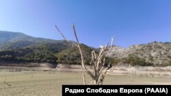 Влијанието на минатогодишната суша во околината на Езеро Козјак.