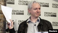 Oсновачот на Викиликс Џулијан Асанж.