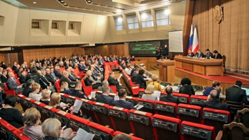В пятницу должны избрать спикера и проголосовать за нового главу Крыма