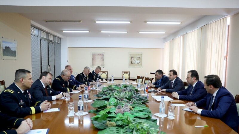 Հայաստանի պաշտպանության նախարարն ընդունել է Կանզասի ազգային գվարդիայի հրամանատարին