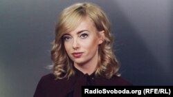 Tergov masalalari bilan shug‘ullanuvchi jurnalist Natalya Sedliska “Ozod Yevropa/Ozodlik” radiostansiyasi Ukrain xizmatining korrupsiyaga qarshi “Sxemalar” dasturi boshlovchisi