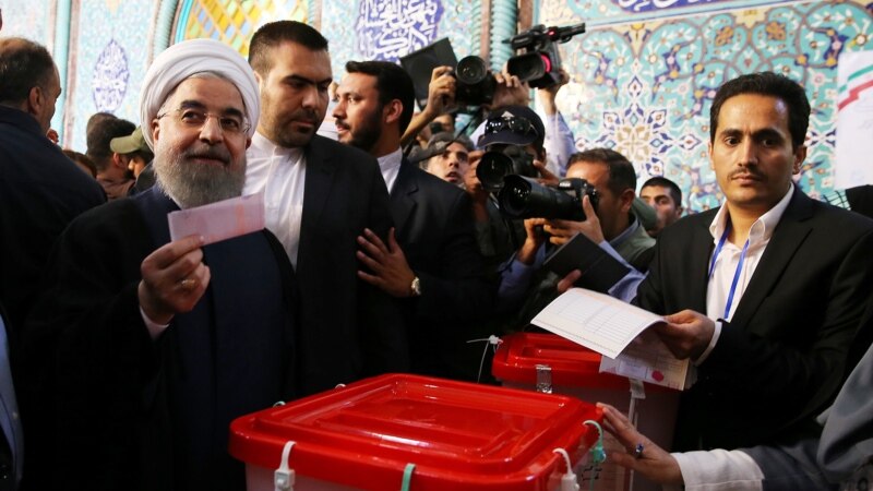 حسن روحانی با ۵۷ درصد آرا پیروز انتخابات شد