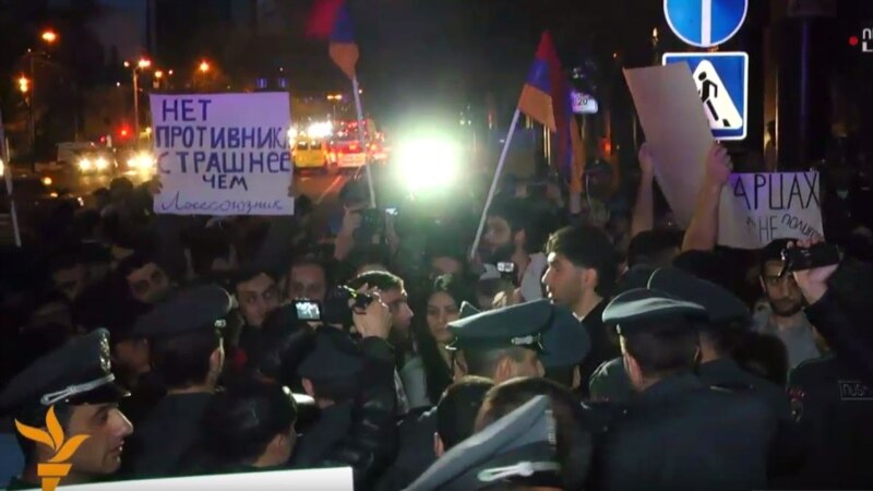 Апсења и судири со полицијата на протестите во Ереван