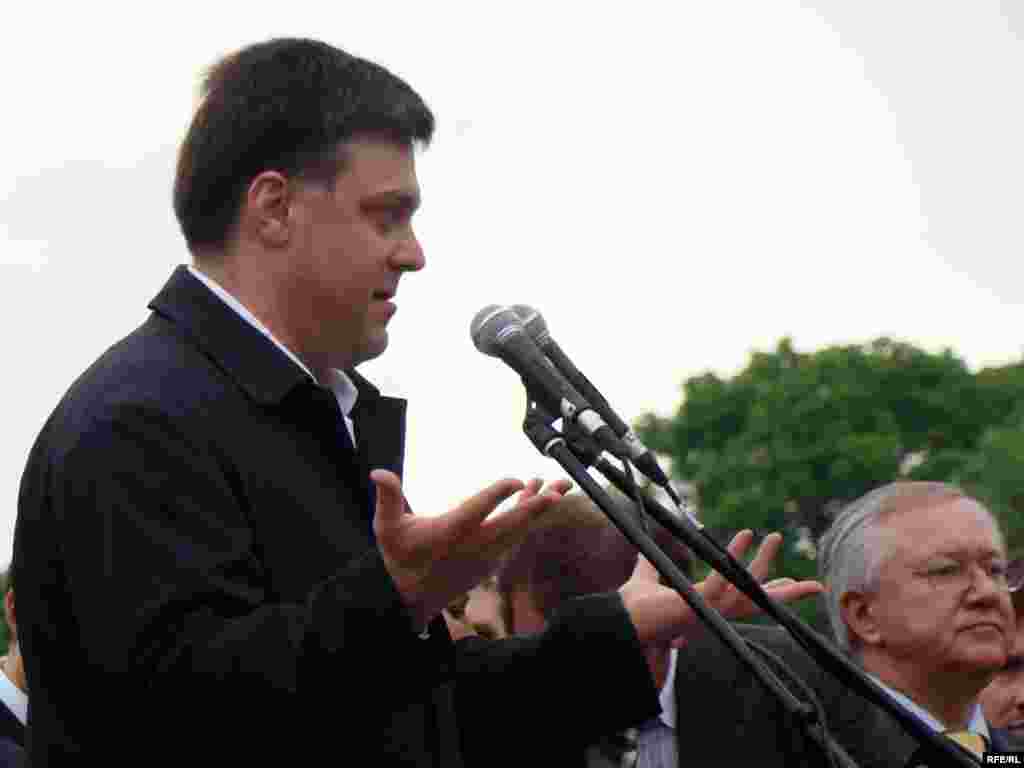 Лідер Всеукраїнського об'єднання "Свобода" Олег Тягнибок закликав українські політичні партії та громадські організації до консолідації.