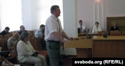 Экс-кандыдат у прэзыдэнты Дзьмітры Вус на паседжаньні ЦВК, 2012