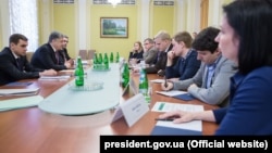 Президент України Петро Порошенко на зустрічі з представниками неурядових організацій, Київ, 27 березня 2017 року