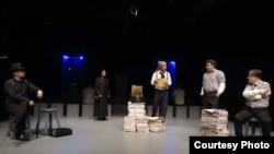 اجرای نمایش «دشمن مردم» در ایران