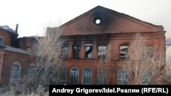 Здание фабрики Крестовниковых.