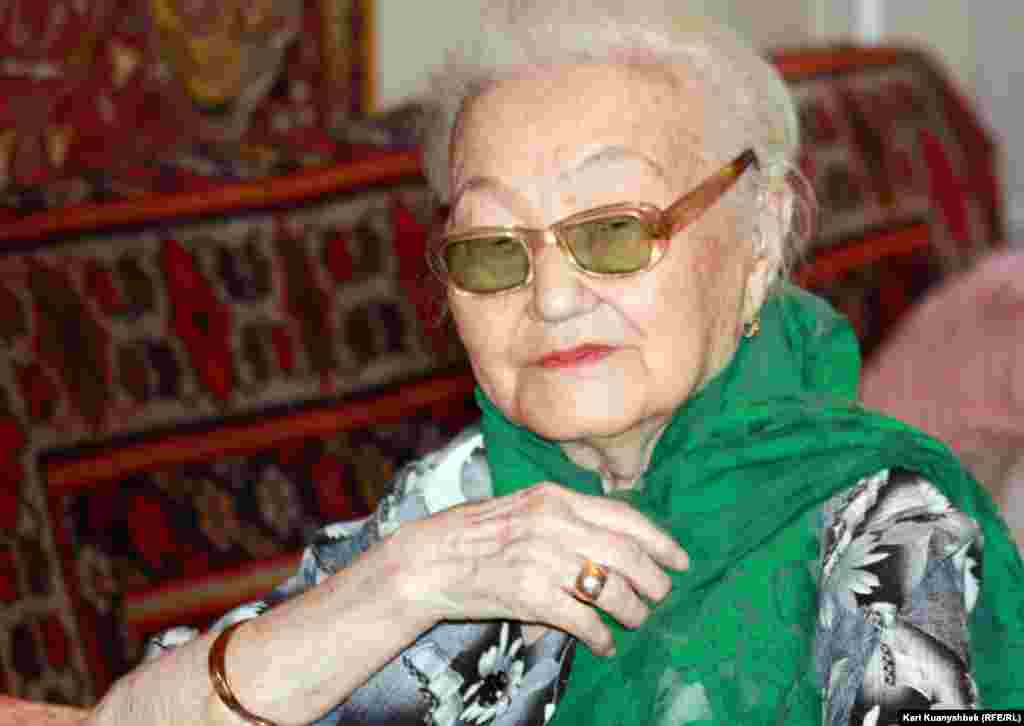 12 июня в возрасте 92 лет скончалась Ишагы Жагыпаркызы, правнучка великого казахского поэта и мыслителя Абая. Ее родословная восходит к сыну Абая по имени Магауия, родившемуся в браке поэта с Дильдой. Она будет похоронена в селе Акшокы Восточно-Казахстанской области. Ишагы Жагыпаркызы участвовала во Второй мировой войне. Она представила исследователям много сведений о судьбе потомков Абая, подвергшихся репрессиям в советское время.