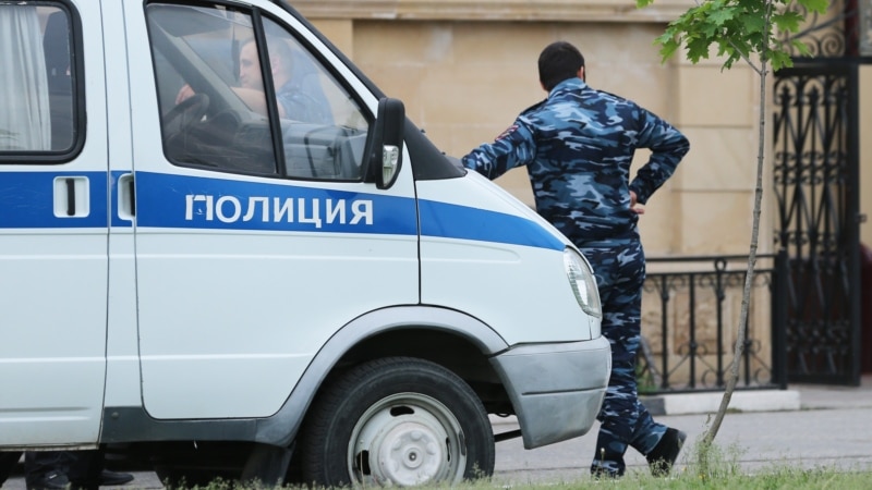 В Чечне сотрудники полиции заставили извиниться 70-летнюю гадалку