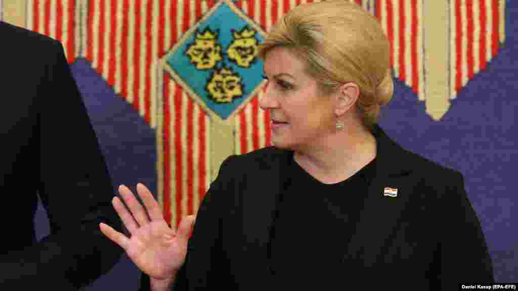 ХРВАТСКА - Хрватската претседателка Колинда Грабар - Китаровиќ изјави дека ќе се кандидира за вториот мандат на чело на државата, изјавувајќи дека сега не може да ѝ сврти грб на Хрватска, пренесе агенцијата Фена. Секако дека ќе се кандидирам, додаде Грабар - Китаровиќ.