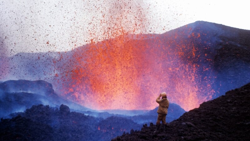 В Індонезії сталось виверження вулкана, попіл піднявся на 3,5 кілометри