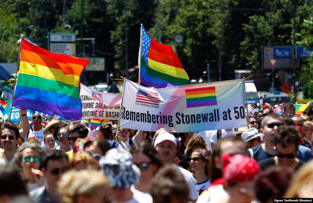 Як ЛГБТ+ отримали свої права