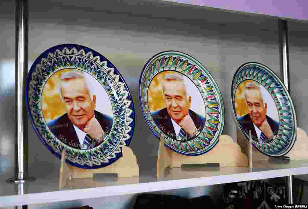 Karimov-themed plates on sale in Samarkand. Soon after this photo was taken on August 4, authorities reportedly swooped in to stop local vendors from selling such souvenirs. Meanwhile, state TV journalists say&nbsp;they have been given strict instructions not to mention the late president&#39;s name on air ahead of the second anniversary of his death, in an apparent attempt to shift public attention toward successor Shavkat Mirziyoev.