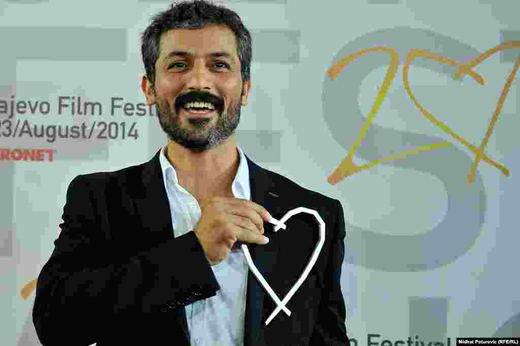 Turski glumac&nbsp;Feyyaz Duman osvojio Srce Sarajeva za najboljeg glumca za svoju ulogu u filmu&nbsp;&quot;Pjesma moje majke&quot;