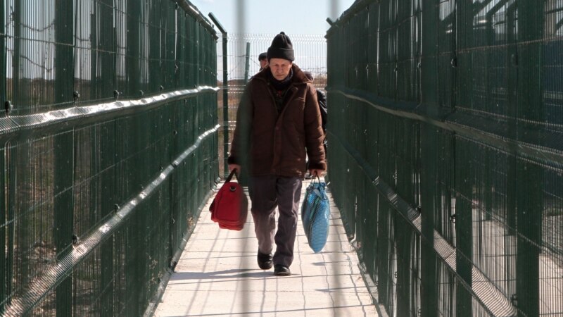 «Слова о массовом переезде украинцев в Крым – фейк»: кто и зачем приезжает на полуостров