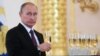 Опрос социологов: 63% россиян хотят оставить Путина президентом