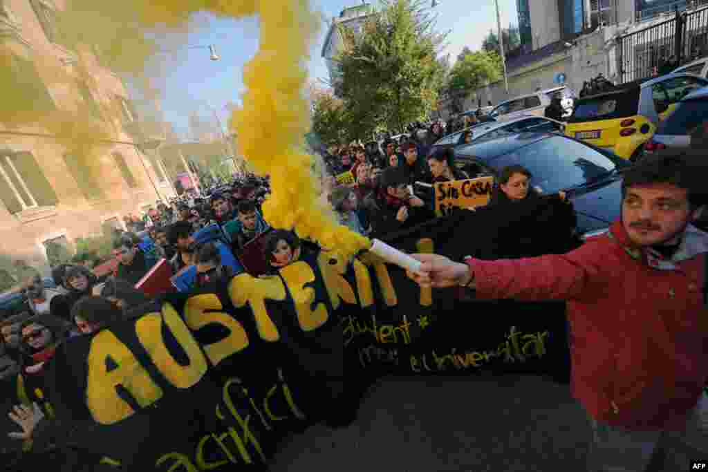 Itali, Romë: Studentët protestojnë kundër shkurtimeve në buxhetin e arsimit dhe kundër masave shtrënguese.