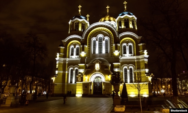 Київ. Патріарший кафедральний собор святого Володимира – головний храм УПЦ Київського патріархату. Збудований у 1862–1882 роках