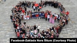Akcija u Hrvatskoj za liječenje Nore Šitum u Americi. Građani su za nekoliko tjedana prikupili više od 700 tisuća eura, ali Nora, na žalost, nije preživjela.