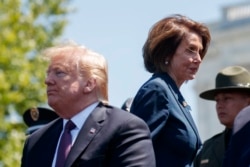 Donald Trump și Nancy Pelosi.