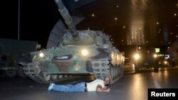 Спроба перевороту в Туреччині призвела до воєнного стану терміном у два роки