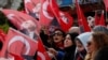 «Несравнимо с Россией». Как миллионам турок надоел их президент