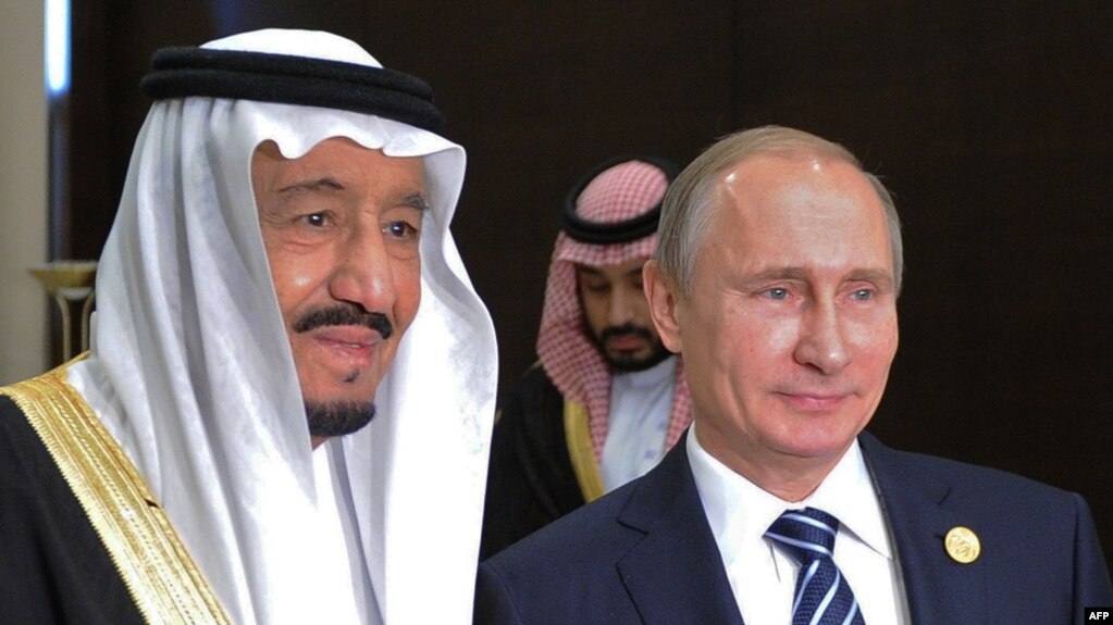Russian President Vladimir Putin (right) and Saudi King Salman bin Abdulaziz Al Saud (file photo)
