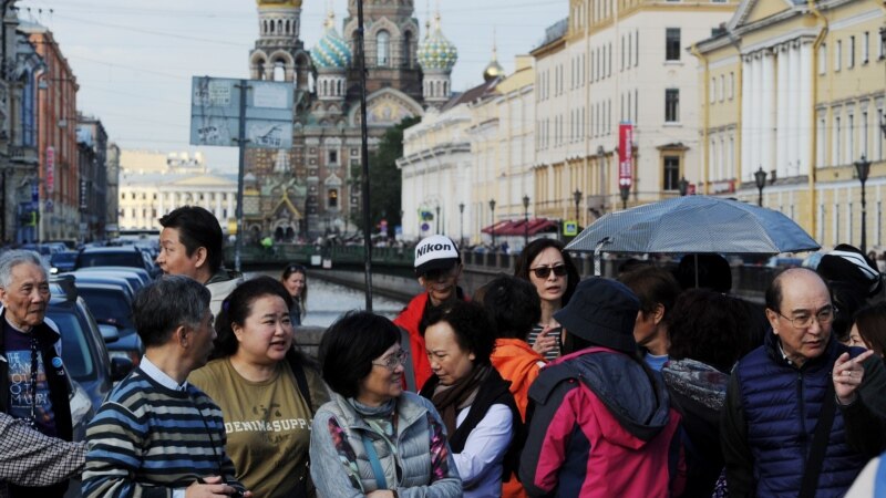 Власти Петербурга предлагают ввести бесплатные электронные визы для некоторых туристов