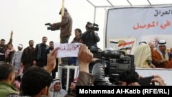صحفيون في ساحة الاحرار في الموصل