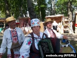 Паліна Лапацік, яе муж Пётар і барабаншчык Вячаслаў Шадрын