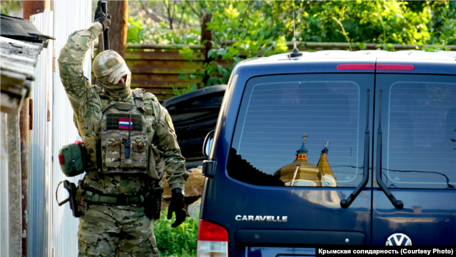 Обыски в домах крымских татар, Октябрьское, Крым, 07июля 2020 года