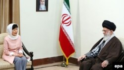 Ayatollah Ali Khamenei və Park Geun-hye