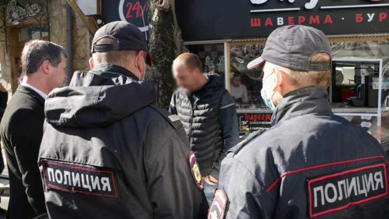 Крымчане должны иметь при себе паспорт, выходя из дома – российская полиция