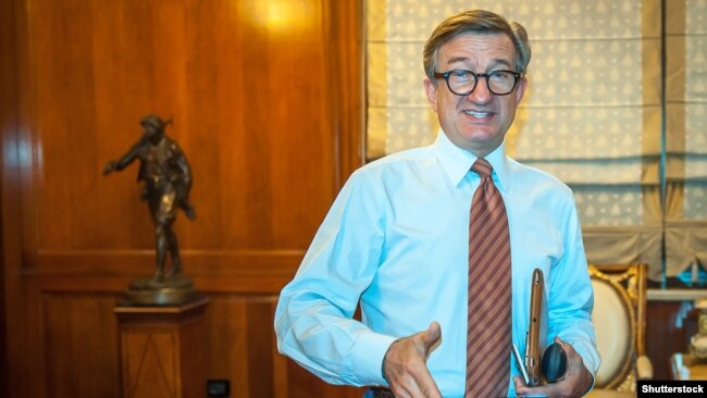 Serhiy Taruta has proposed his "three principles" plan.