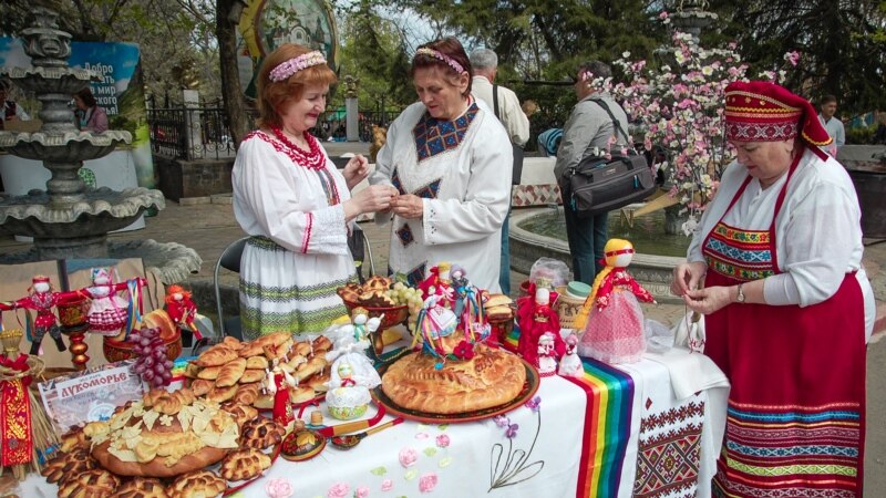 Танцы и очередь за пловом: фестиваль национальной кухни в Севастополе (фоторепортаж)