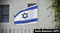 پرچم اسرائیل در ساختمان سفارت این کشور در مسکو