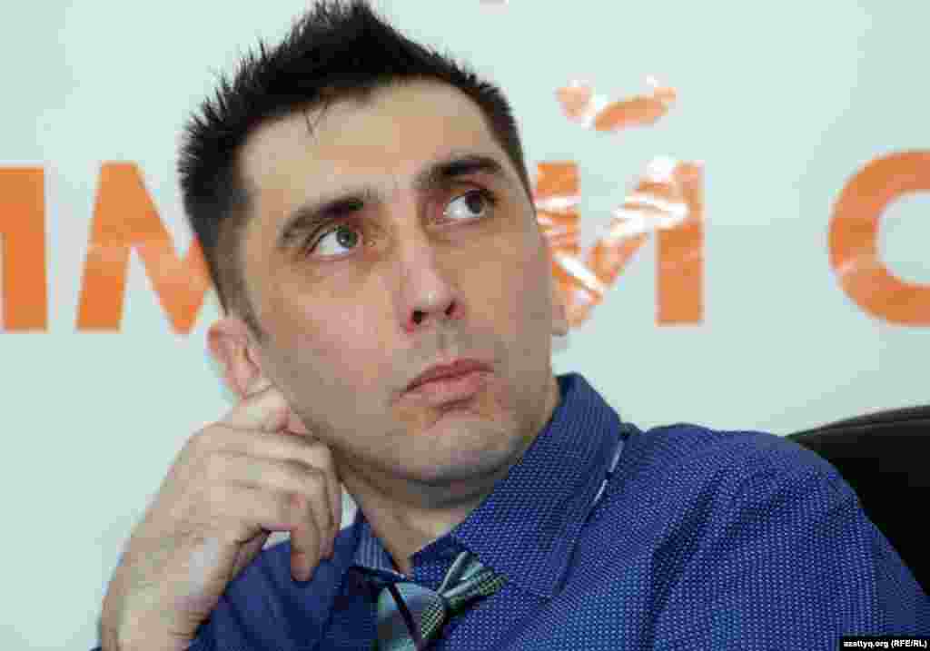 Апелляционная коллегия Жамбылского областного суда отменила мягкий приговор в отношении гражданского активиста Вадима Курамшина и постановила снова взять его под арест. 