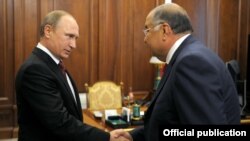 Мулоқоти Усмонов ва Путин дар Кремл (акс аз бойгонӣ)