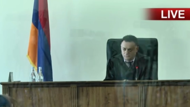 Полномочия освободившего Кочаряна судьи приостановлены, возбуждено уголовное дело