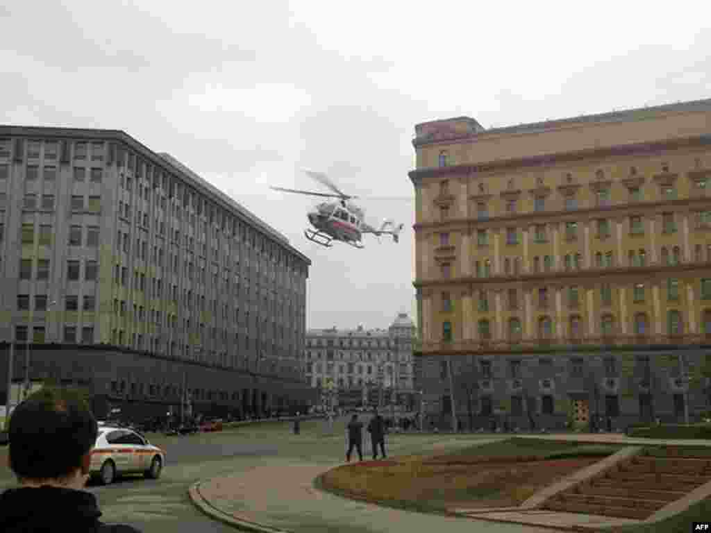 Helkopter sleće kod metro stanice Ljubljanka 